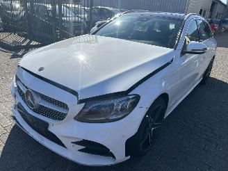 Vaurioauto  passenger cars Mercedes C-klasse 180 Premium Pack  Stationcar  Automaat. 2018/9