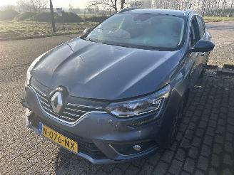 skadebil auto Renault Mégane Stationcar 1.2 TCe 2021/12