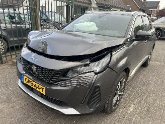 skadebil auto Peugeot 5008 1.2 Hybrid  Automaat  Allure Pack Business   7 persoons 2024/9