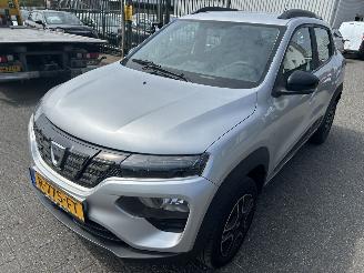 krockskadad bil auto Dacia Spring Comfort Plus   27.4 Kwh 2022/8
