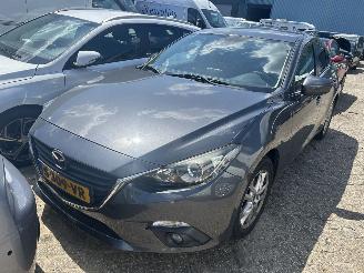 Vaurioauto  passenger cars Mazda 3 2.0 TS   HB 2014/5