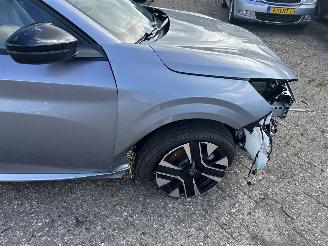 Peugeot 208 1.2 Hybrid  Automaat Allure picture 5