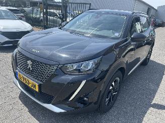 Coche accidentado Peugeot 2008 1.2 PureTech  Allure Pack 2021/5