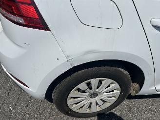 Volkswagen Golf 1.6 TDI   Automaat  5 Drs picture 4