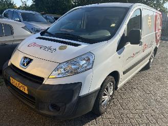 krockskadad bil bedrijf Peugeot Expert 2.0 HDI  L2H1 2011/1