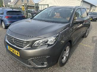  Peugeot 5008 1.2 PureTech  Executive 2019/8