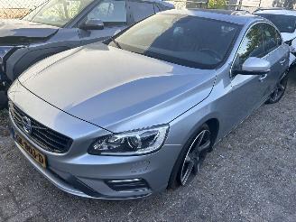  Volvo S-60 2.0 T5 R -Design 2015/6