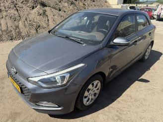Voiture accidenté Hyundai I-20 1.2 HP i-Motion 2015/9
