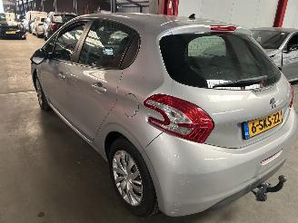 Peugeot 208 1.2 VTI  Active picture 6