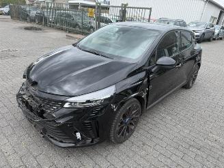 Vaurioauto  passenger cars Renault Clio 1.6 E-Tech Full Hybrid 145 esprit Alpine 2024/1