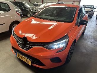 damaged passenger cars Renault Clio 1.0 TCE  Equilibre 2023/1