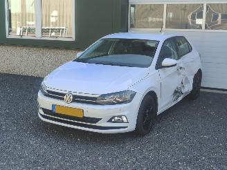 damaged passenger cars Volkswagen Polo 1.0 MPI Comfortline Navi Clima 2020/1