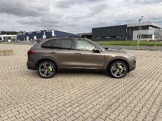 Porsche Cayenne S E-HYBRID Panorama Xenon Leder Voll picture 2