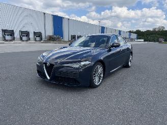 Auto incidentate Alfa Romeo Giulia SUPER 2.2 JTDM NAVI LEDER XENON VOLL 2016/10