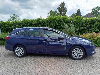 Opel Astra Sports Tourer 1.6 CDTI Business+ picture 16