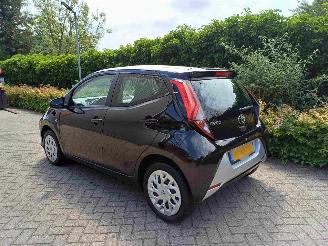 damaged passenger cars Toyota Aygo 1.0 VVT-i x-play 2021/12