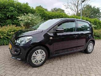 Schadeauto Volkswagen Up! 1.0 high up ! BlueMotion 2015/6