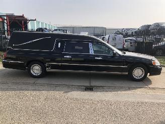 damaged passenger cars Lincoln Town Car 4.6i V8 164kW 2001/7