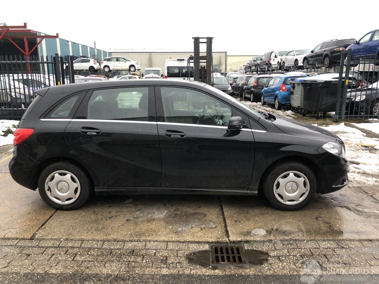 Mercedes B-klasse B180 Automaat E6