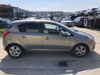 krockskadad bil auto Opel Corsa 13cdti 70kW E5 5 drs Airco, Navi 2013/12