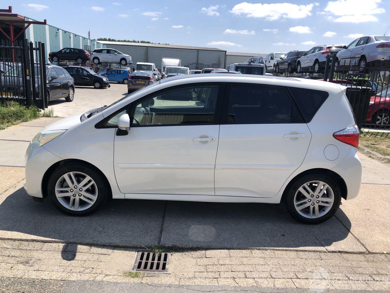 Toyota Verso S 13i Automaat NAVI PANO LM