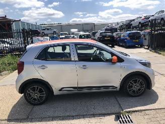 krockskadad bil auto Kia Picanto 1.0 MPI ComfortPlusLine 2020/9