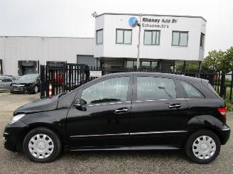 uszkodzony samochody osobowe Mercedes B-klasse B200CDI Automaat NAVI 2009/5
