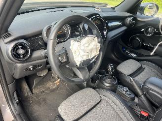 Mini Cooper 1.5 automaat !! picture 9