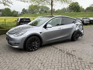 Schadeauto Tesla Model Y Performance 393 KW / Long Range / AWD / Panorama / Leer 2024/4