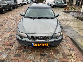 Avarii autoturisme Volvo V-70 2.4 T GEARTRONIC 2000/9
