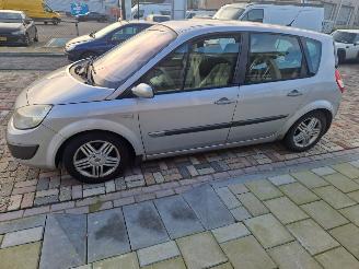 Renault Scenic 2.0 16v privilege luxe AUTOMAAT picture 8