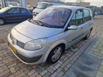Renault Scenic 2.0 16v privilege luxe AUTOMAAT picture 3
