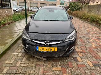 skadebil auto Opel Astra 1.4 TURBO SPORT AUTOMAAT 2014/5