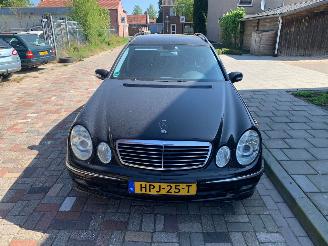 skadebil auto Mercedes E-klasse 350 AVANTGARDE 4 MATIC 7PERS 2005/9
