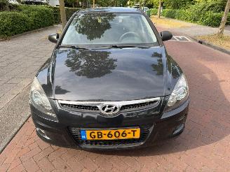 krockskadad bil auto Hyundai I-30 1.4i dynamic 2009/8