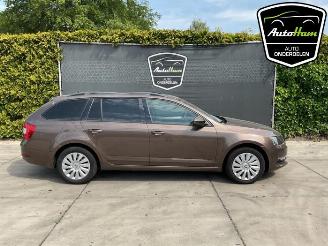 demontáž osobní automobily Skoda Octavia Octavia Combi (5EAC), Combi 5-drs, 2012 / 2020 1.0 TSI 12V 2017/8
