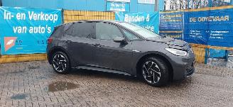 Schadeauto Volkswagen ID.3 VOLKSWAGEN ID.3 BUSINESS 58 KWH 2020/12