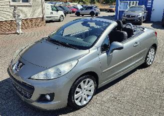 Vaurioauto  passenger cars Peugeot 207/207+ Peugeot 207 1,6 hdi cabrio platinium 2015/1