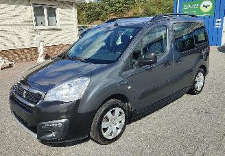 ojeté vozy osobní automobily Peugeot Partner Tepee Partner Tepee Outdoor nieuwstaat pas nieuwe dis.riem 2017/5