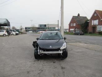 uszkodzony samochody osobowe Peugeot 208  2019/2