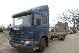 uszkodzony ciężarówki Scania P P 94 DB 4X2 NB 230 met BDF wissellaadbakken opbouw en twistlock systeem 2004/2