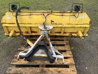 Overige  ATKINSON-HOWIE SNEEUWPLOEG (KLEIN) KAN HYDRAULISCH NAAR 1 ZIJDE BEWEGEN picture 5