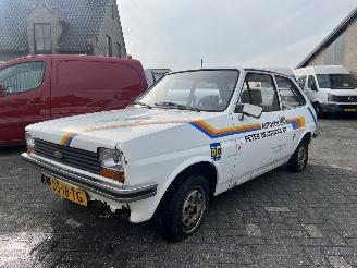 uszkodzony samochody osobowe Ford Fiesta 1.1 L Bravo SCHUURVONDST 1979/4