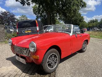 krockskadad bil auto MG Midget 1500 cabriolet 1978/2