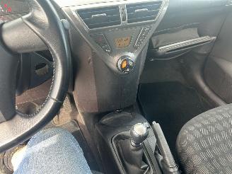 Toyota iQ 1.0 VVTi Comfort LPG G3 MOTORSCHADE ! picture 16