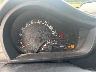 Toyota iQ 1.0 VVTi Comfort LPG G3 MOTORSCHADE ! picture 11