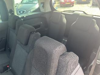 Peugeot 5008 1.6 HDiF Blue Lease 7p picture 16