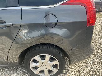 Peugeot 5008 1.6 HDiF Blue Lease 7p picture 35