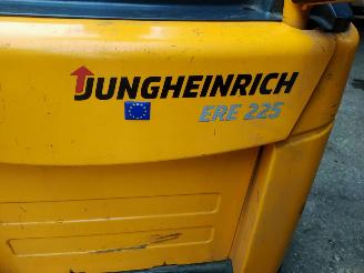 Jungheinrich  ERE 225 Elektrische palletwagen met lader picture 7