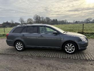 Toyota Avensis 2.2 D-4D D-CAT WAGON LINEA LUNA  PRIJS IS INCL. BTW !!!! picture 17